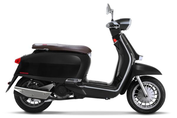 lambretta-black3132FE68-185C-FB53-2AB6-0C9CCEA5CF01.jpg